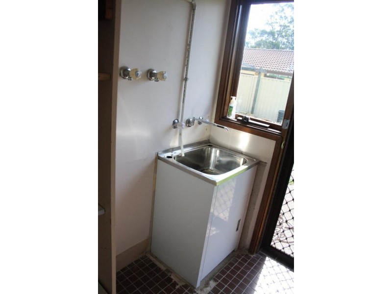 130 Evelyn St, Macquarie Fields NSW 2564