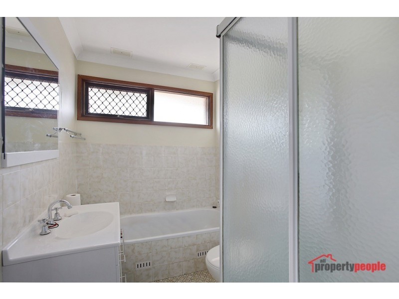 14 Sackville St, Ingleburn NSW 2565