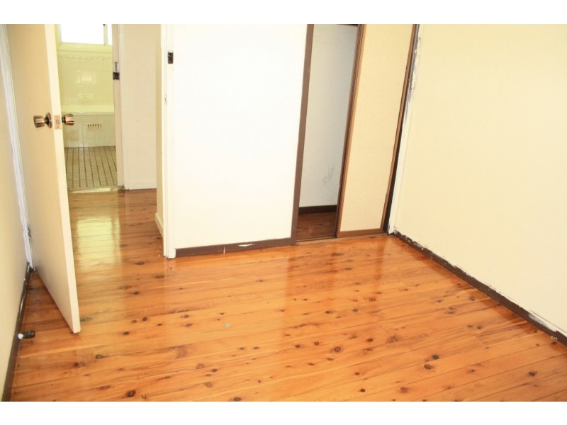 20 Adrian Street, Macquarie Fields NSW 2564