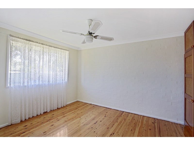 9 Oprey Cl, Minto NSW 2566