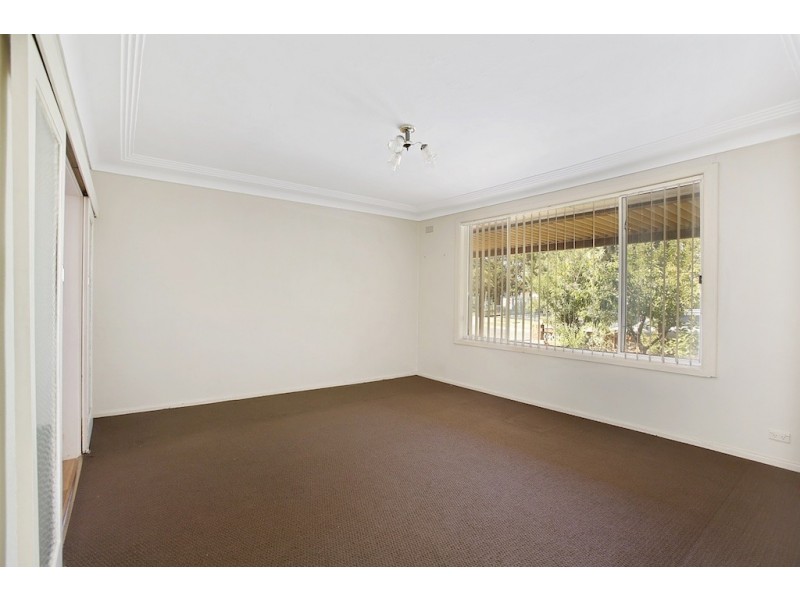 6 Waterloo Street, Glenfield NSW 2167