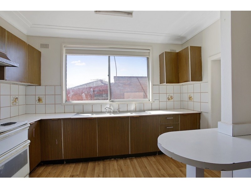 6 Waterloo Street, Glenfield NSW 2167