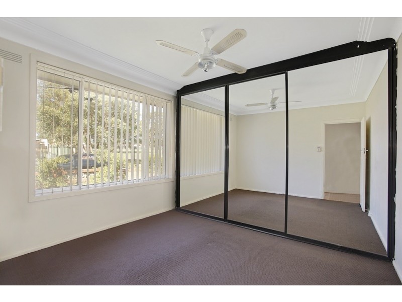 6 Waterloo Street, Glenfield NSW 2167