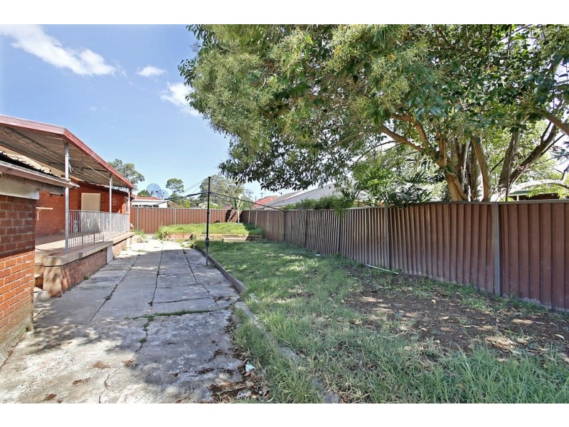 6 Waterloo Street, Glenfield NSW 2167