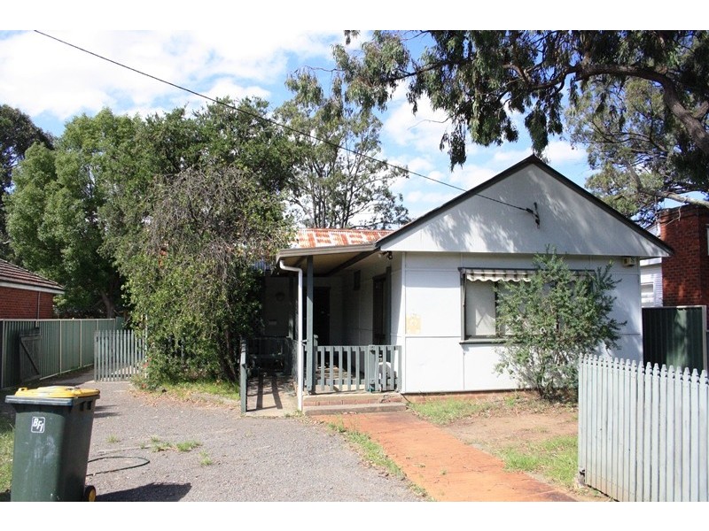 10 Cambridge Street, Ingleburn NSW 2565