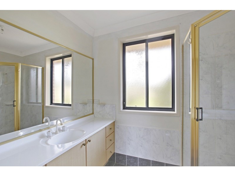 14 Clark Pl, Minto NSW 2566