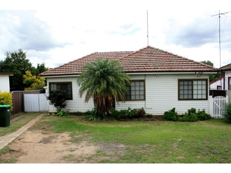 25 Hoddle Avenue, Bradbury NSW 2560
