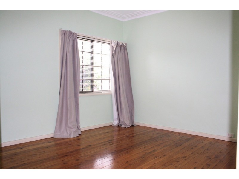 25 Hoddle Avenue, Bradbury NSW 2560