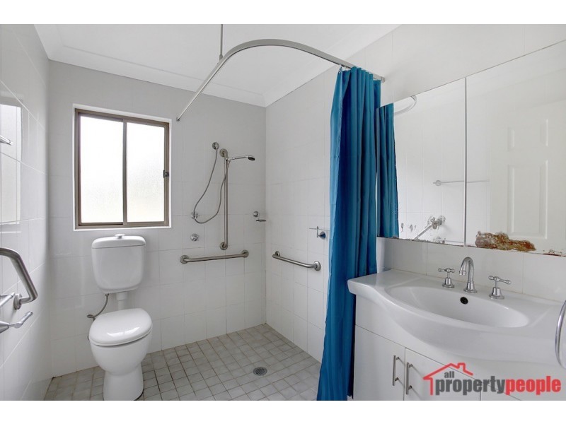 37 Fields Road, Macquarie Fields NSW 2564