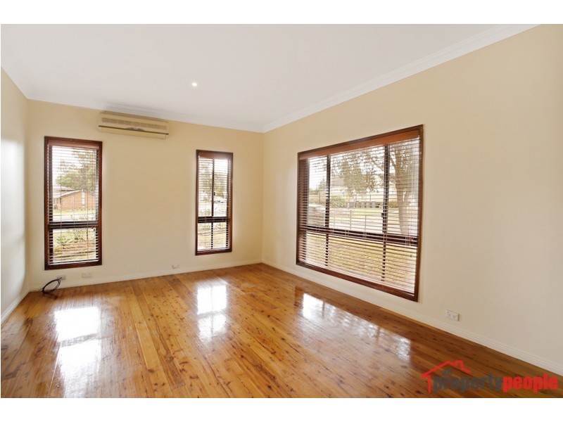 37 Fields Road, Macquarie Fields NSW 2564