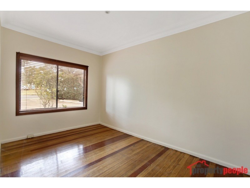 37 Fields Road, Macquarie Fields NSW 2564