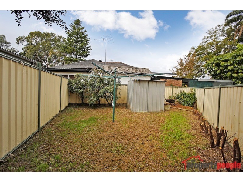 37 Fields Road, Macquarie Fields NSW 2564