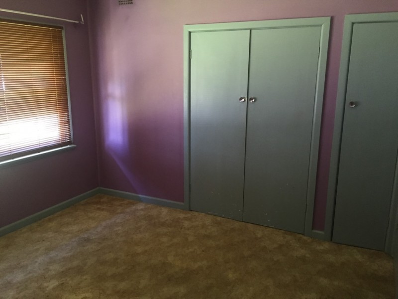 15 Tyler St, Campbelltown NSW 2560