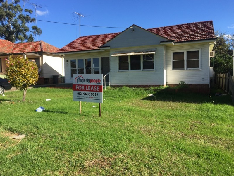 15 Tyler St, Campbelltown NSW 2560