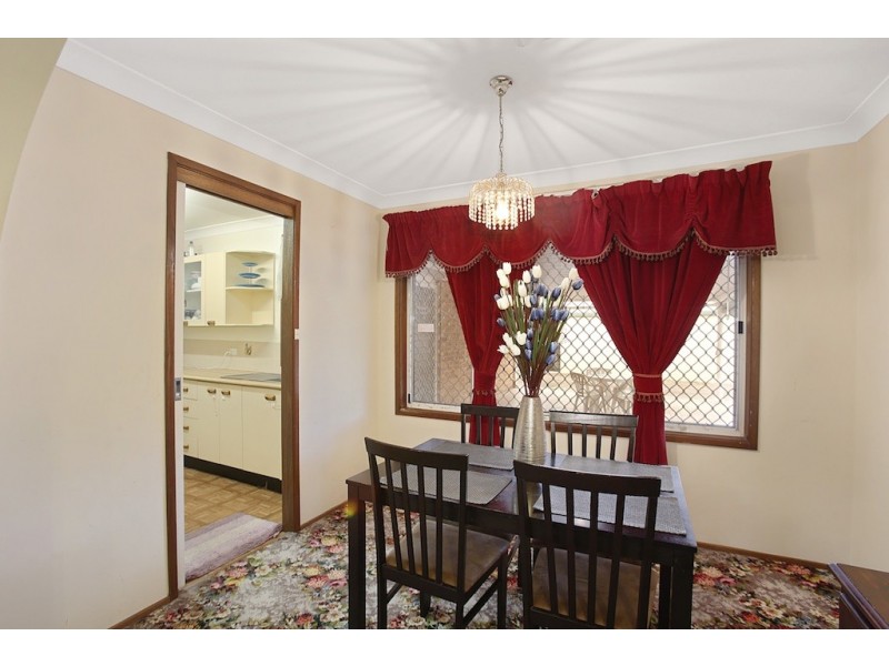 2 Amaranthus Place, Macquarie Fields NSW 2564