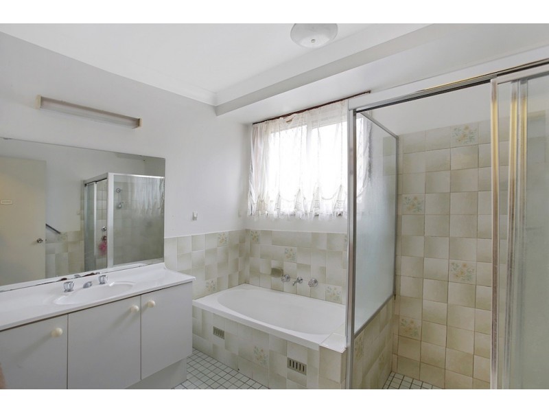2 Amaranthus Place, Macquarie Fields NSW 2564