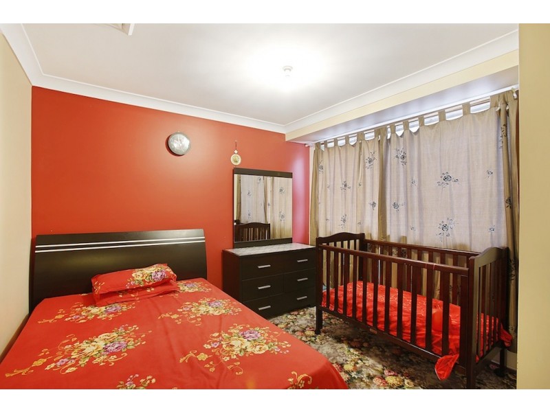 2 Amaranthus Place, Macquarie Fields NSW 2564