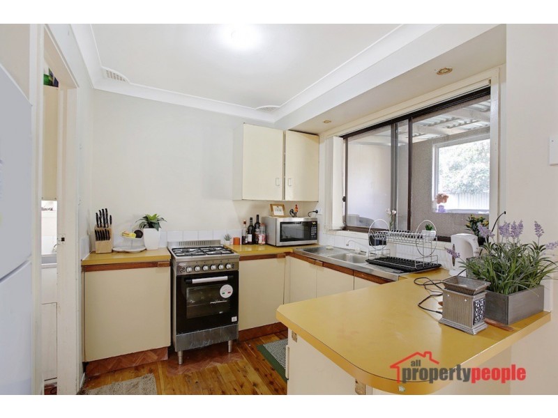 136 Helicia Rd, Macquarie Fields NSW 2564