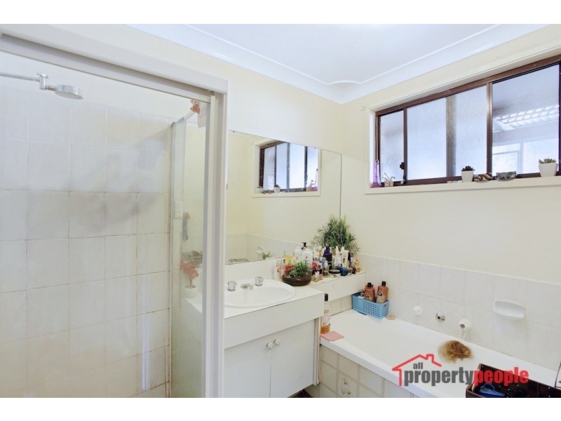 136 Helicia Rd, Macquarie Fields NSW 2564