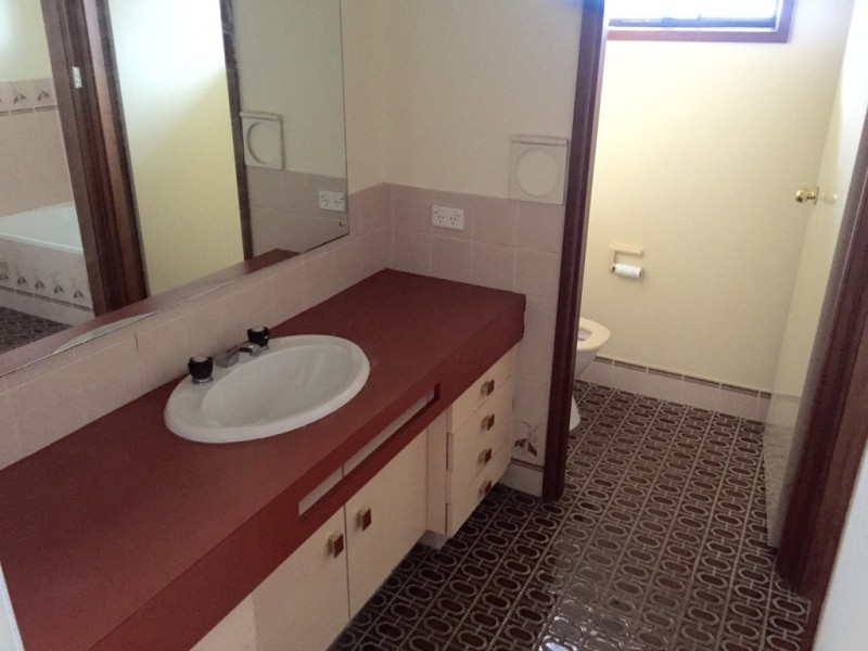 28 Fraser Street, Macquarie Fields NSW 2564