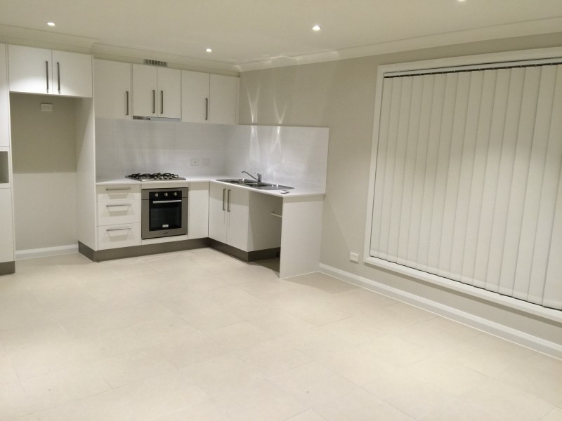 14 Isabelle Circuit, Glenfield NSW 2167
