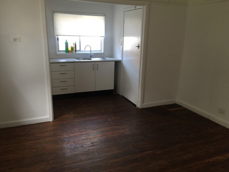 1 Bunbury St, Macquarie Fields NSW 2564