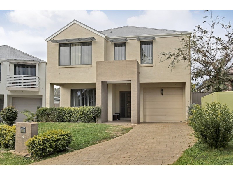 38 Pelargonium Crescent, Macquarie Fields NSW 2564