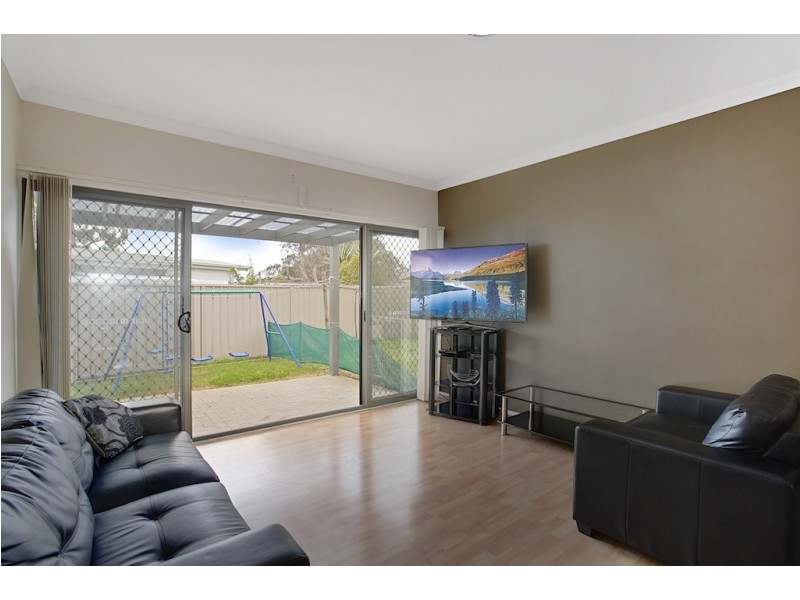 38 Pelargonium Crescent, Macquarie Fields NSW 2564