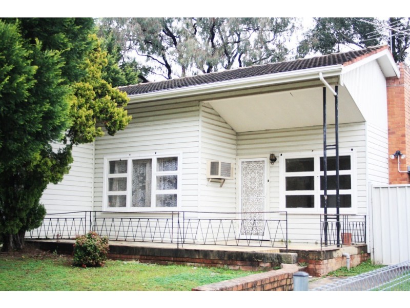 21 Tyler Street, Campbelltown NSW 2560