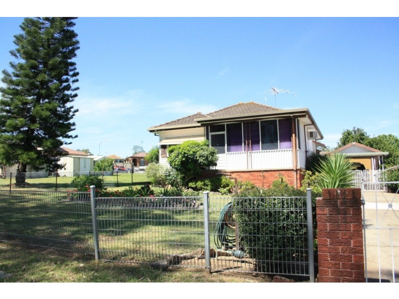 18 Astelia Street, Macquarie Fields NSW 2564