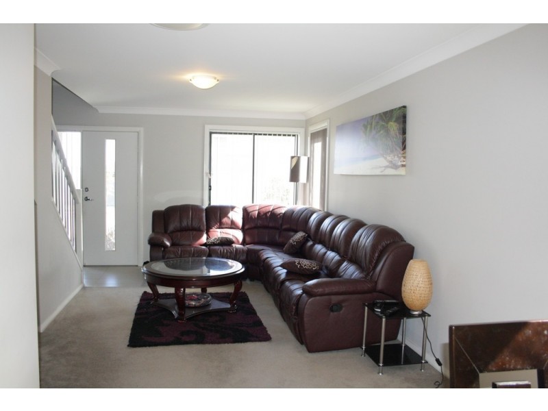 51 Northampton Drive, Glenfield NSW 2167