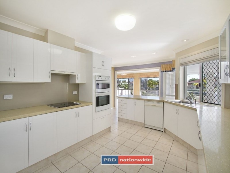 225 Markeri Street, Mermaid Waters QLD 4218