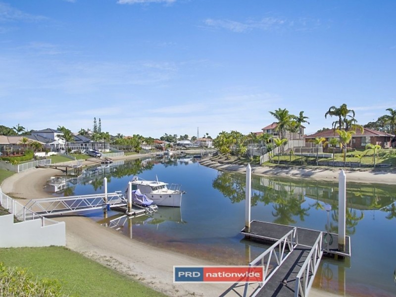 225 Markeri Street, Mermaid Waters QLD 4218
