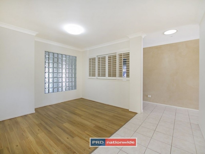 225 Markeri Street, Mermaid Waters QLD 4218