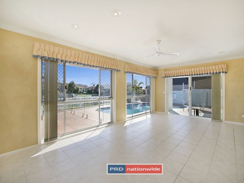 225 Markeri Street, Mermaid Waters QLD 4218