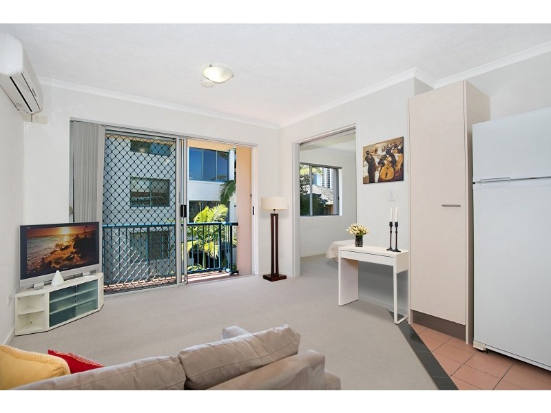 11/4 Adori Street, Chevron Island QLD 4217