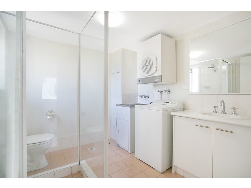 11/4 Adori Street, Chevron Island QLD 4217