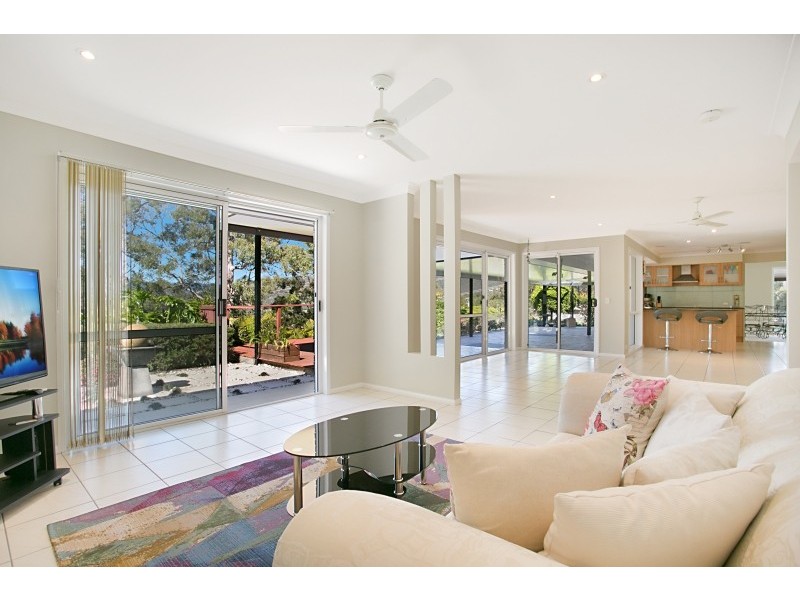 1 Arthur Payne Court, Worongary QLD 4213