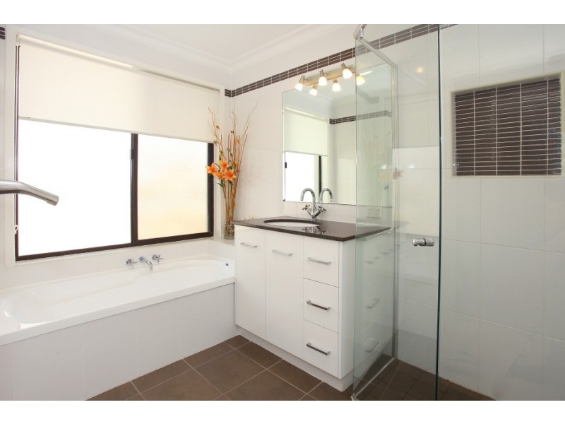 4 Eastwood Drive, Robina QLD 4226