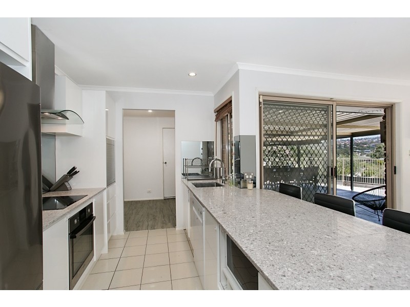 33 Explorers Way, Worongary QLD 4213