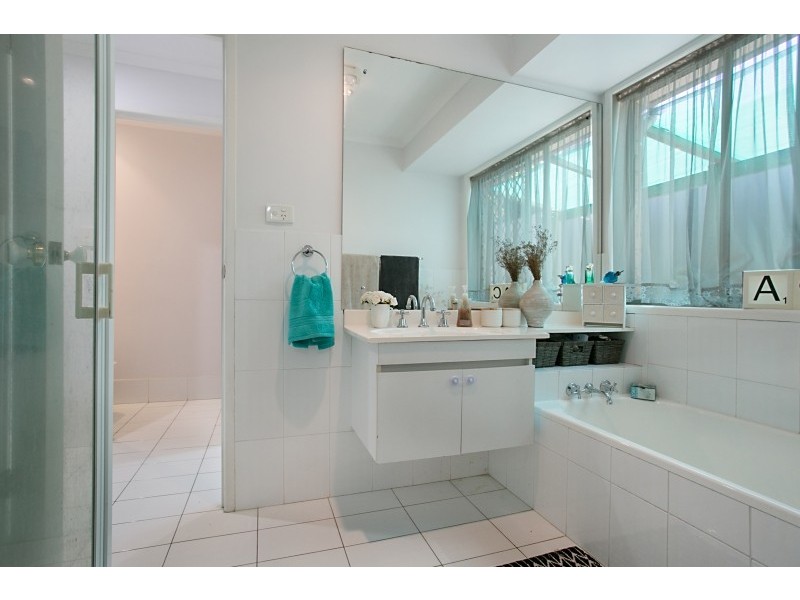 33 Explorers Way, Worongary QLD 4213