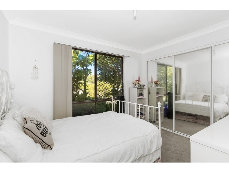 6 Muston Court, Carrara QLD 4211