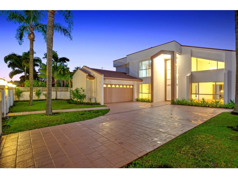 16 Kuranda Drive, Robina QLD 4226