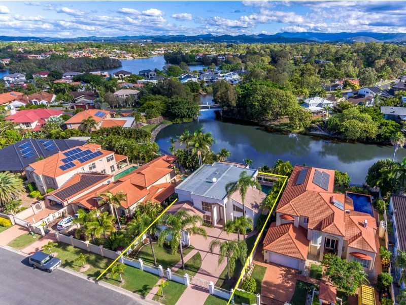 16 Kuranda Drive, Robina QLD 4226