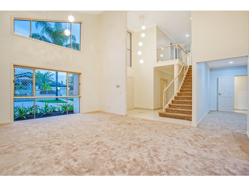 16 Kuranda Drive, Robina QLD 4226