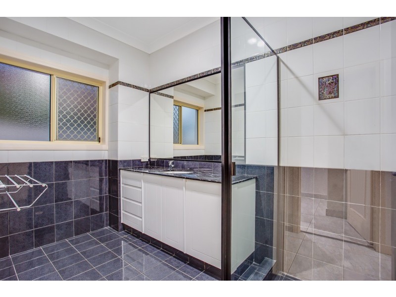 16 Kuranda Drive, Robina QLD 4226