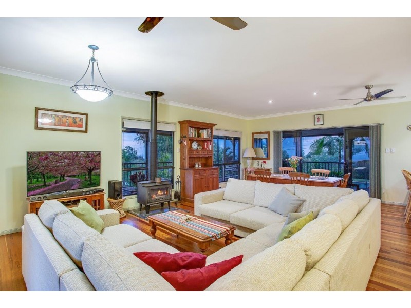 120 Chesterfield Dr, Bonogin QLD 4213