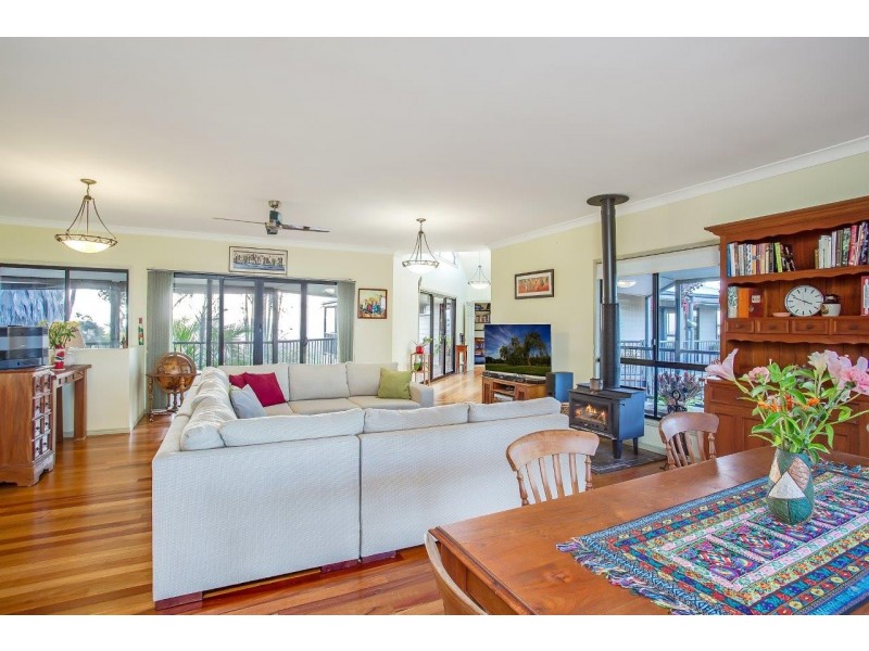120 Chesterfield Dr, Bonogin QLD 4213