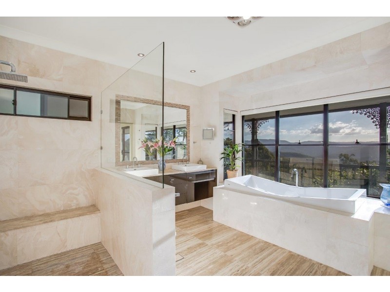 120 Chesterfield Dr, Bonogin QLD 4213