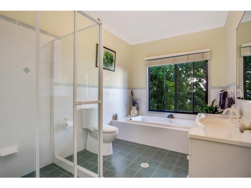 120 Chesterfield Dr, Bonogin QLD 4213
